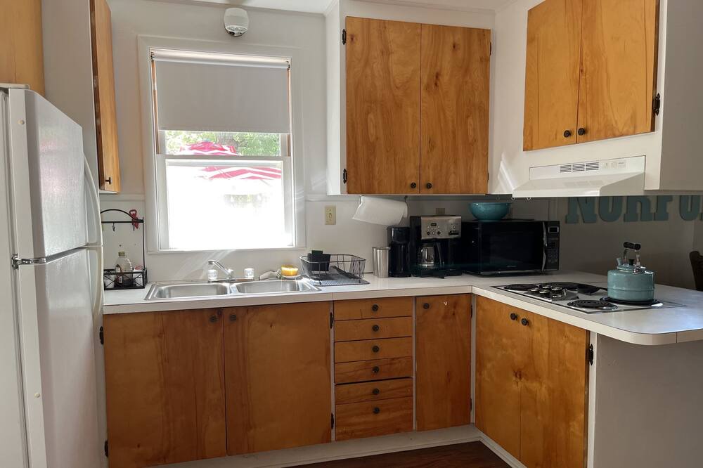 Photo of Kitchen in Elizabeth
