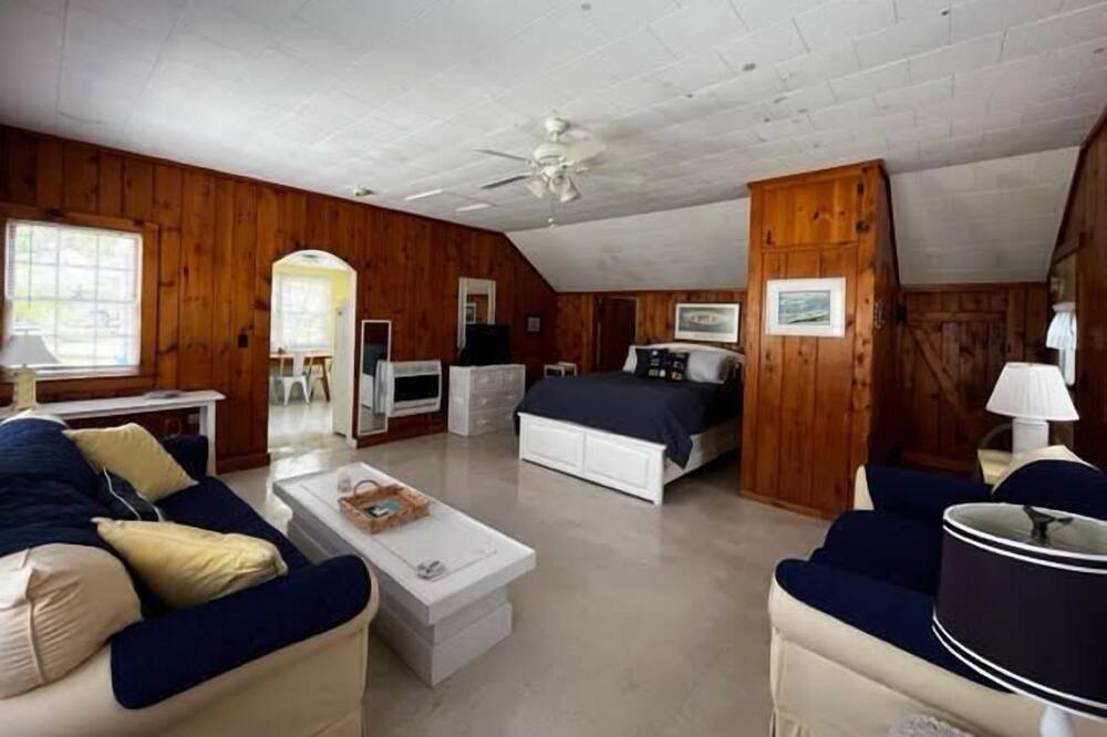 Photo of Livingroom in South Chatham