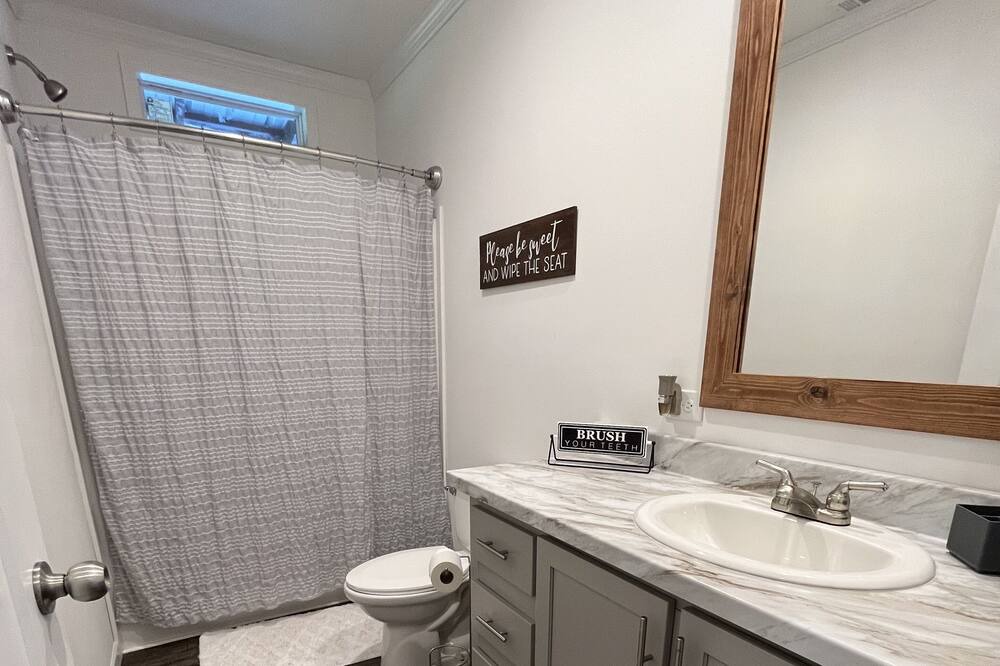 Photo of Bathroom in Norman Park