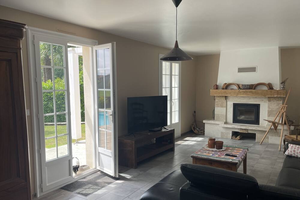 Photo of Livingroom in Angais