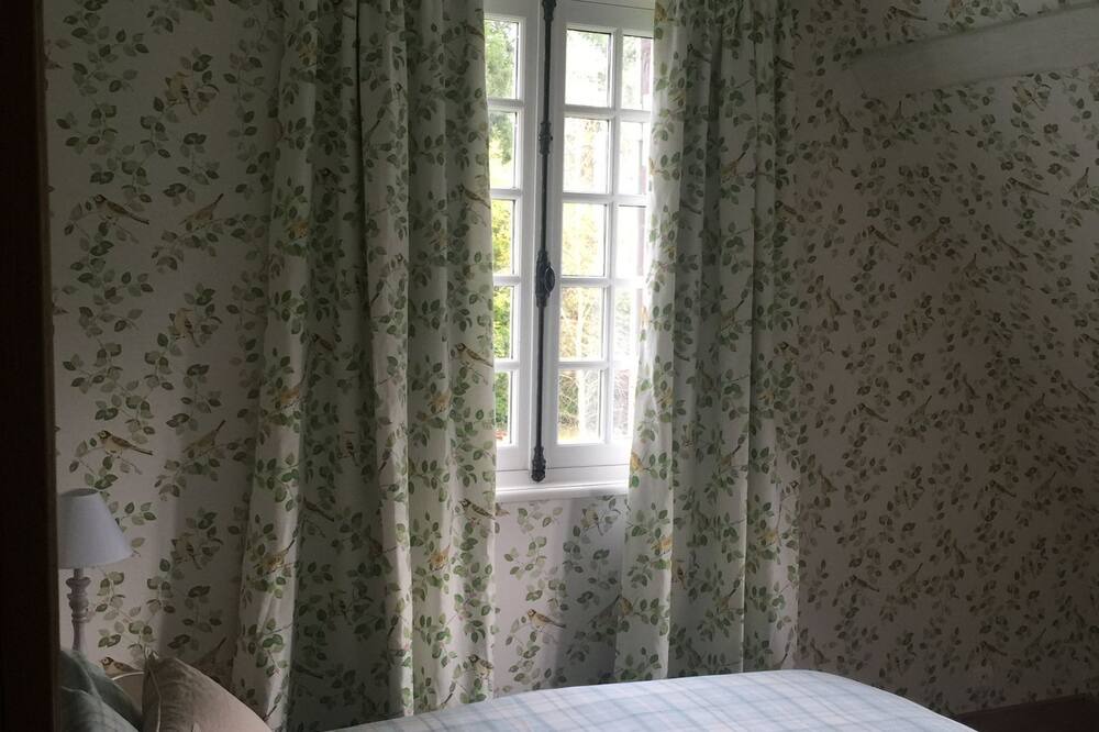 Photo of Bedroom in Saint-Etienne-la-Thillaye
