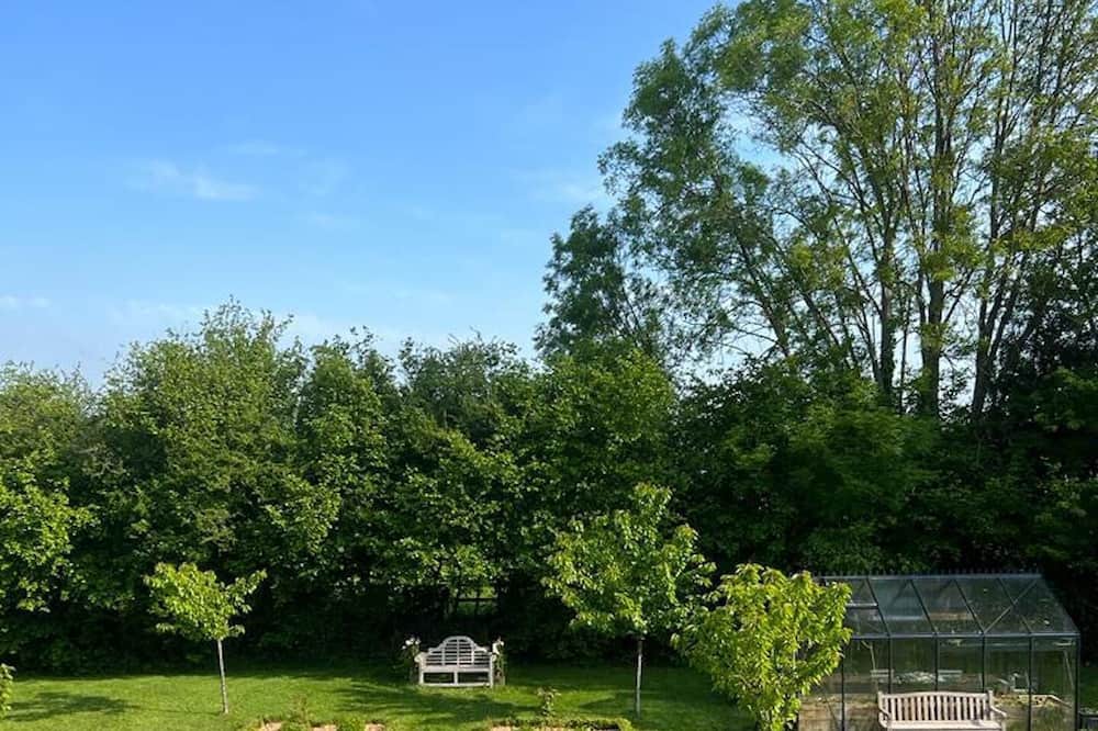 Photo of Outdoor in Saint-Etienne-la-Thillaye
