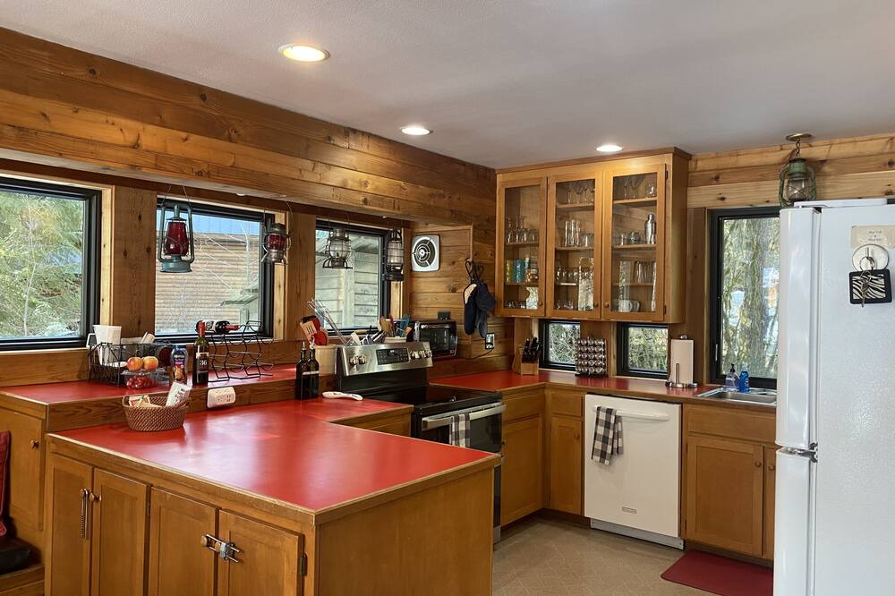 Photo of Kitchen in Skykomish
