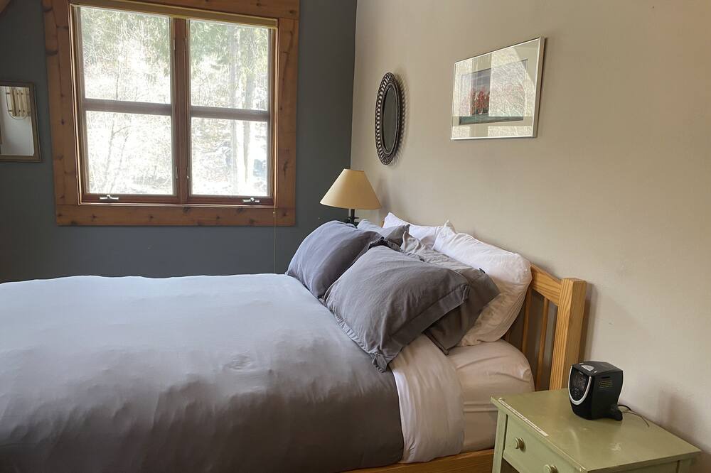 Photo of Bedroom in Skykomish