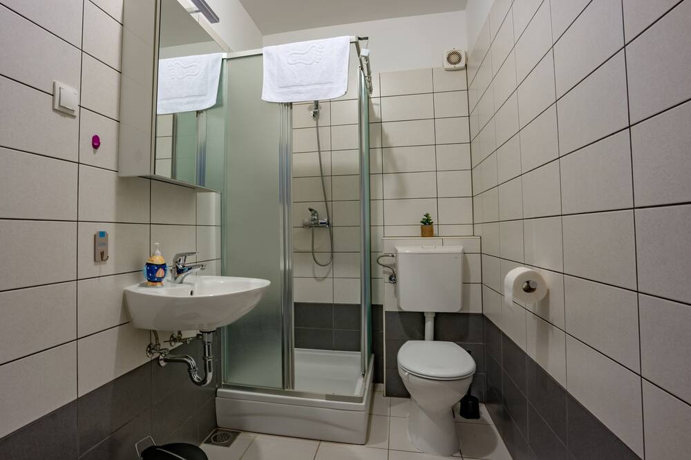 Photo of Bathroom in Cove Makarac (Milna)