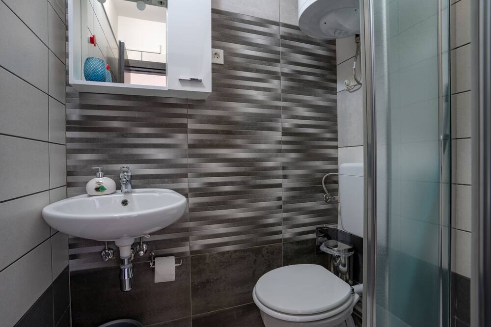 Photo of Bathroom in Cove Makarac (Milna)