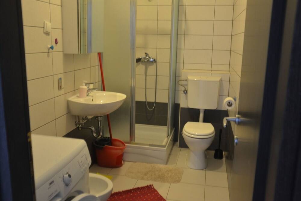 Photo of Bathroom in Cove Makarac (Milna)