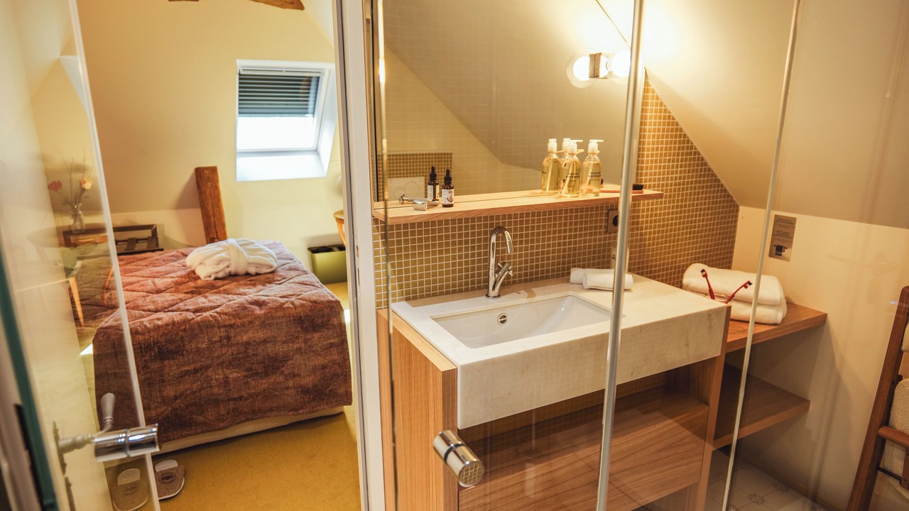 Photo of Bathroom in Beny-sur-Mer