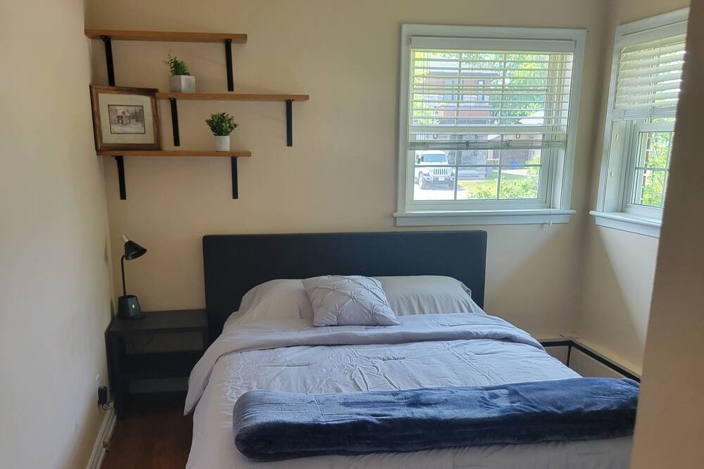 Photo of Bedroom in Fort Erie