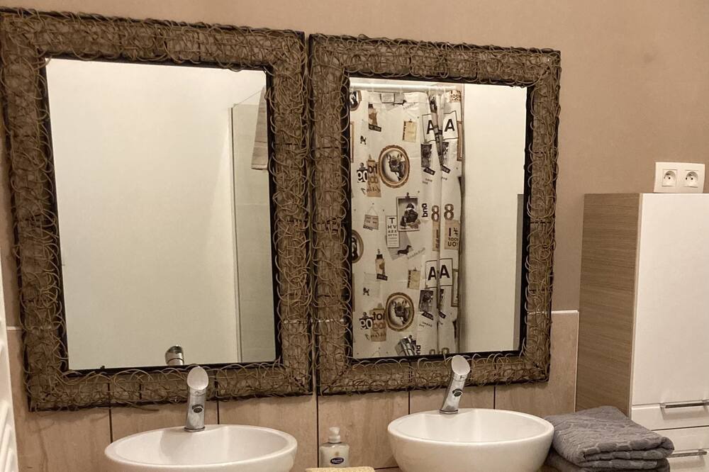 Photo of Bathroom in Lusigny