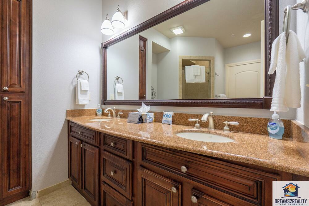 Photo of Bathroom in Branson