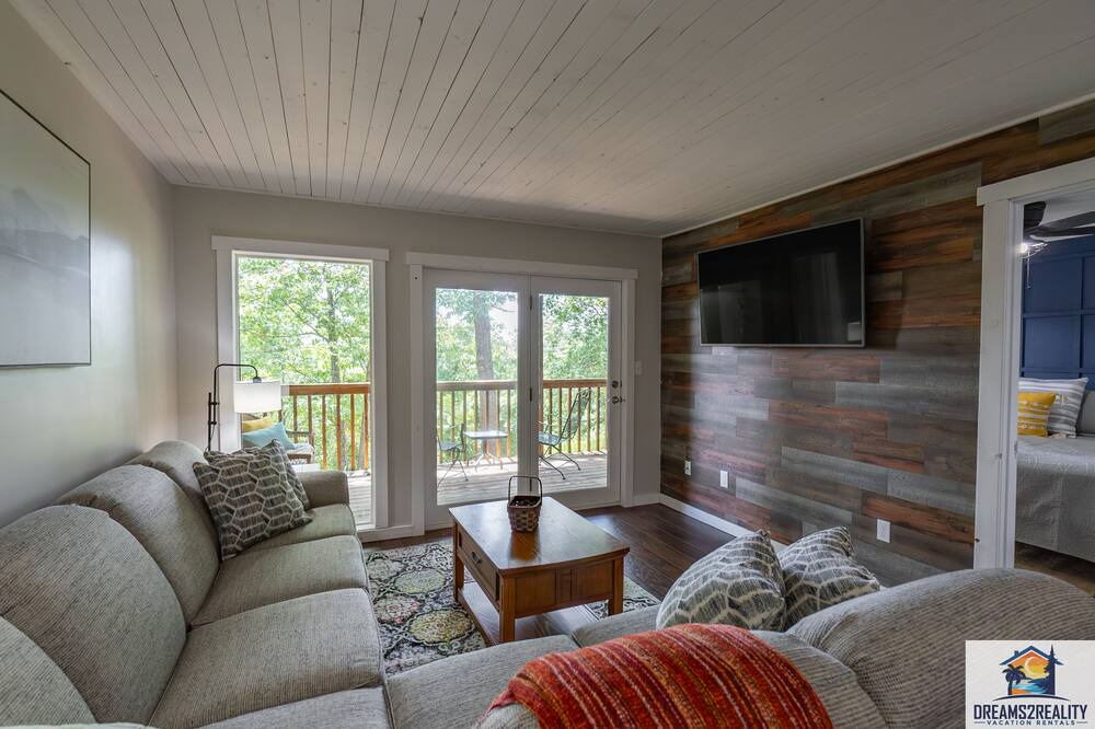 Photo of Livingroom in Notch Estates