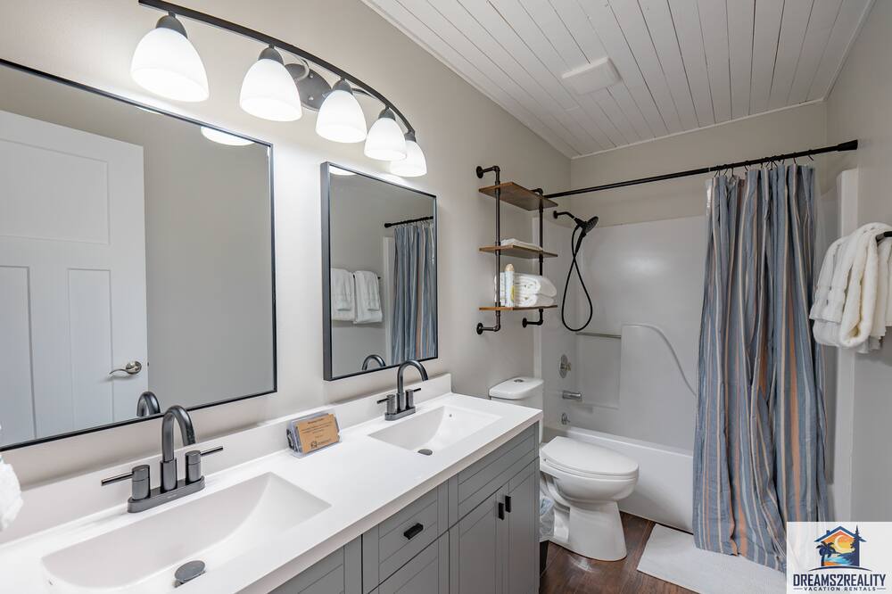 Photo of Bathroom in Notch Estates