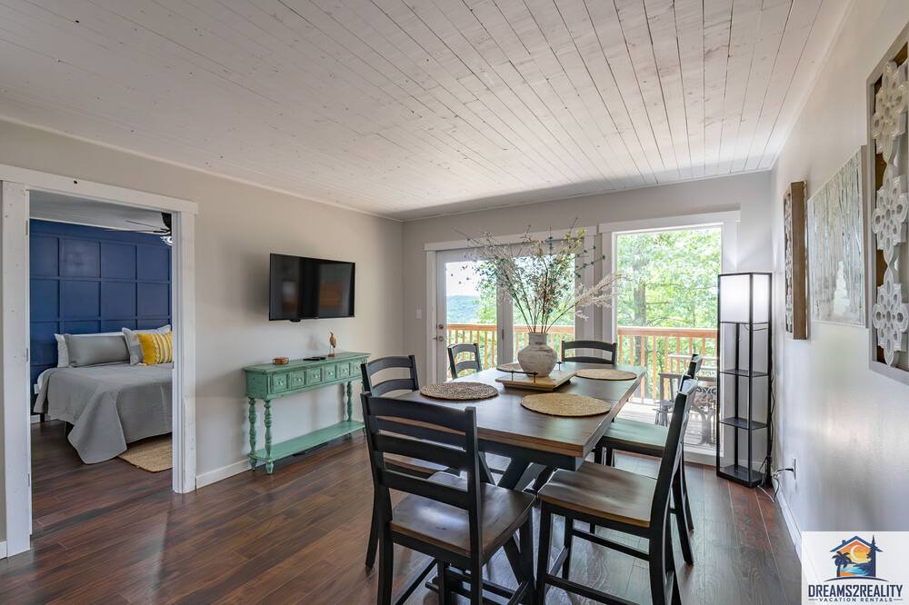 Photo of Others in Notch Estates