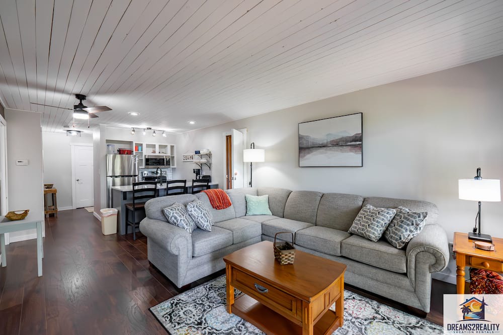 Photo of Livingroom in Notch Estates