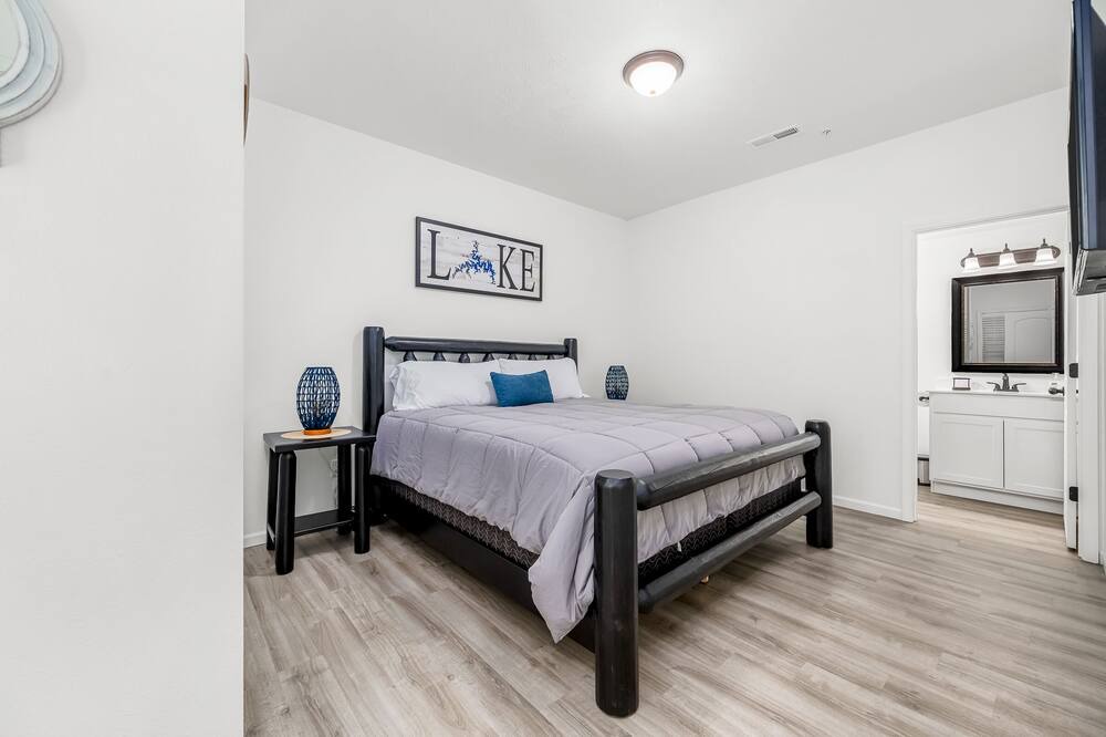 Photo of Bedroom in Shell Knob