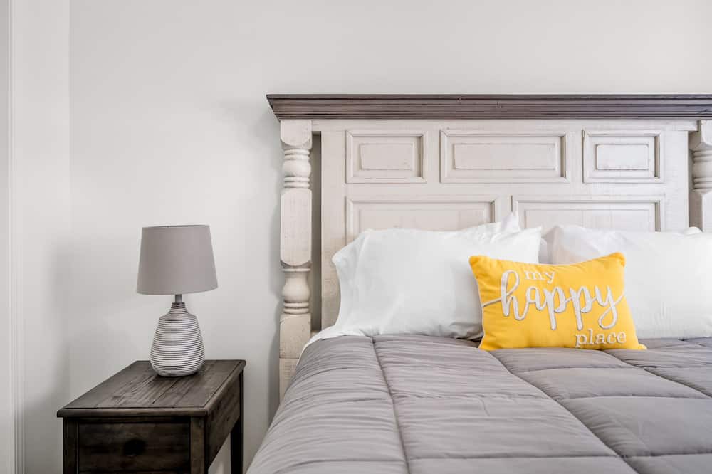 Photo of Bedroom in Shell Knob