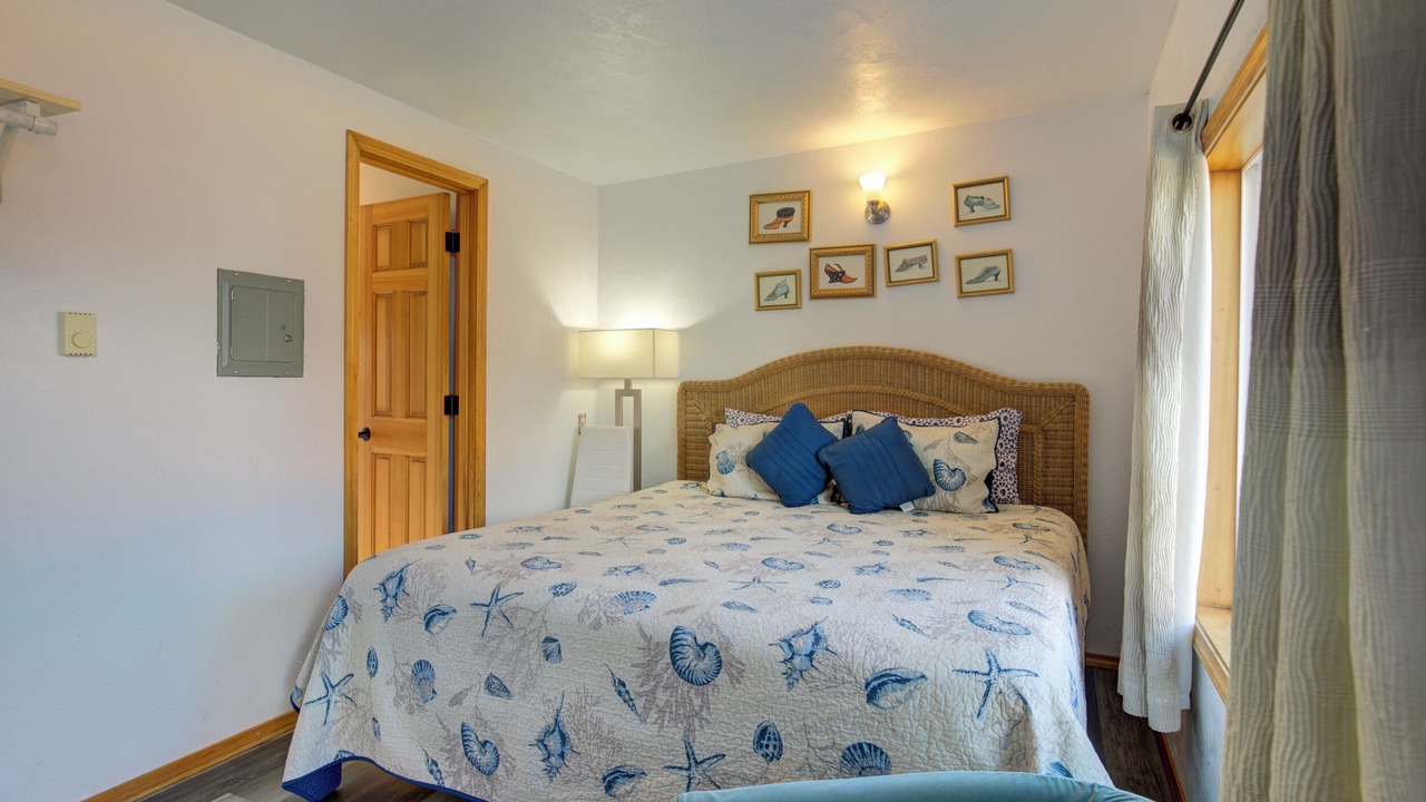 Photo of Bedroom in Ocean Shores