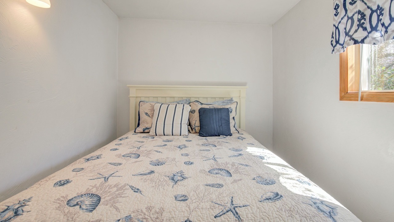 Photo of Bedroom in Ocean Shores