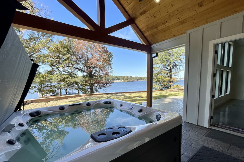 Photo of Outdoor in Dogwood