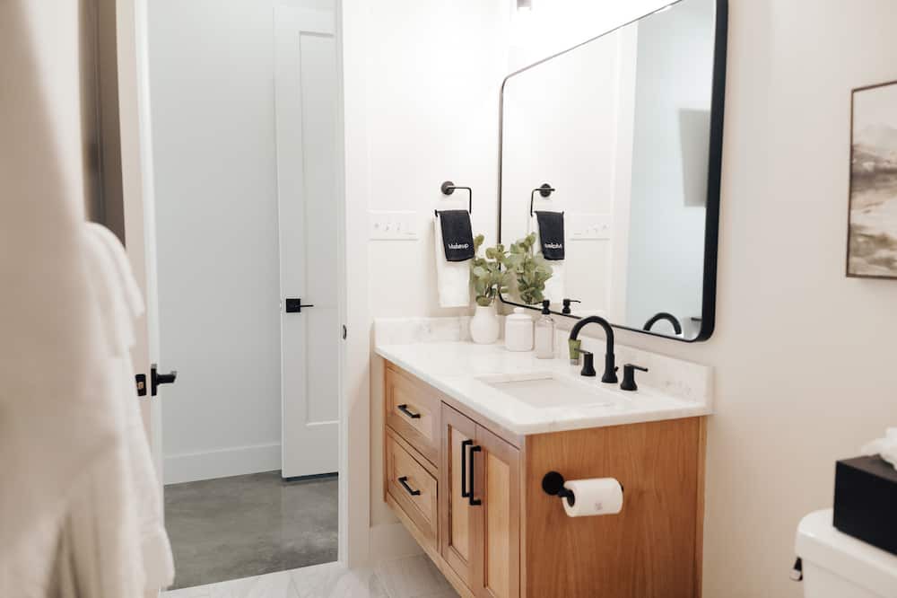Photo of Bathroom in Dogwood