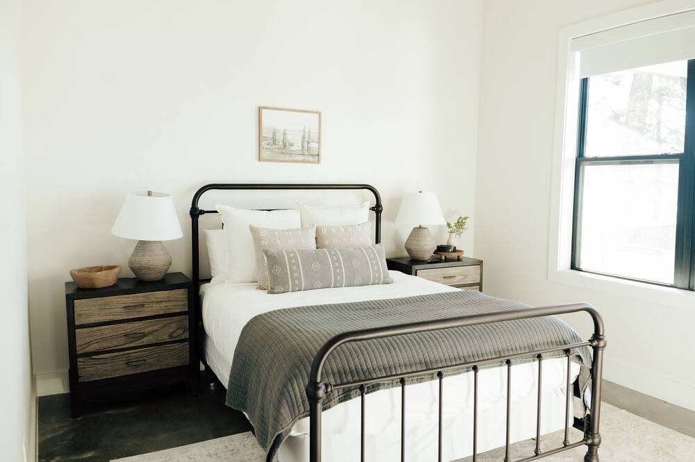 Photo of Bedroom in Dogwood