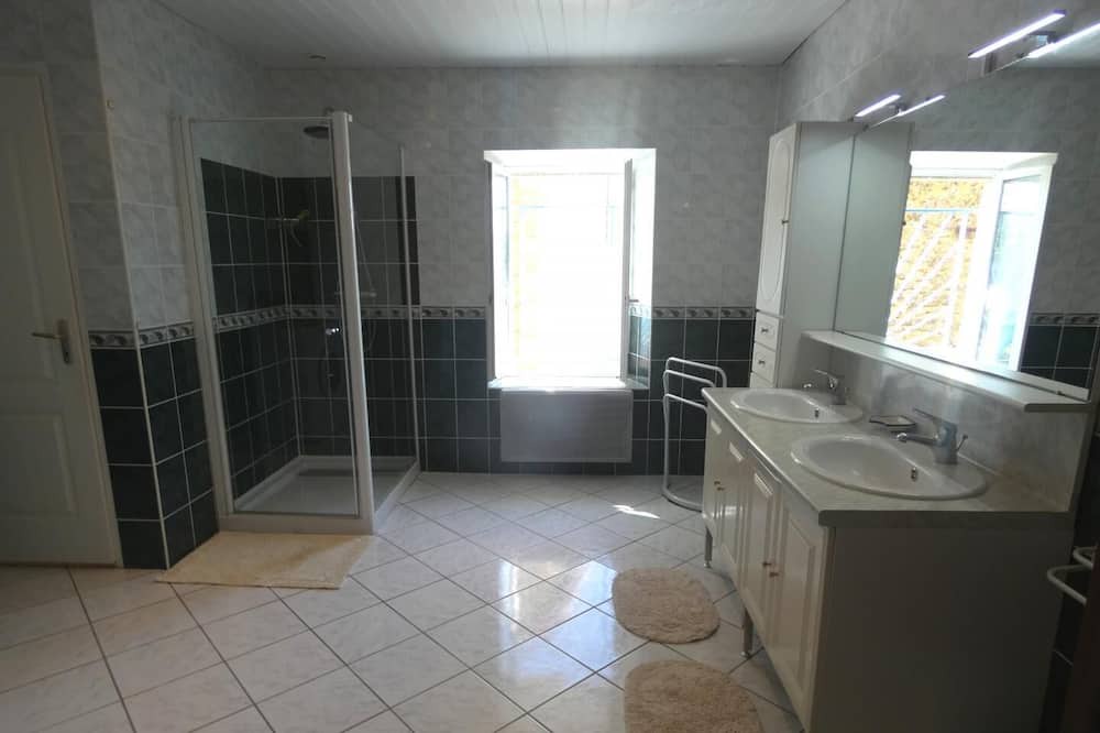 Photo of Bathroom in Mauries
