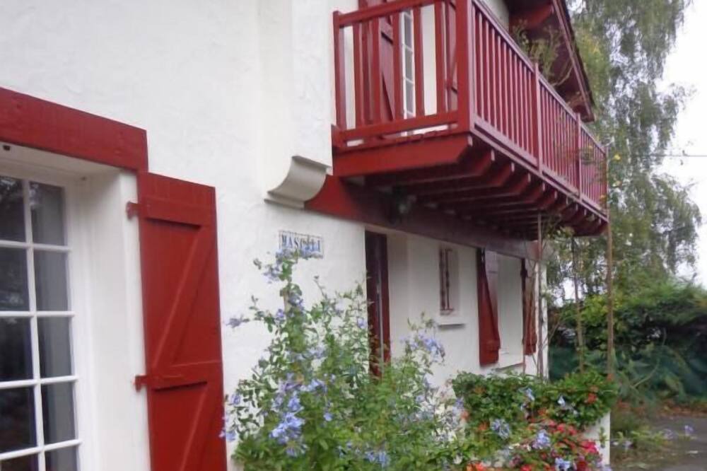 Photo of Outdoor in Belus