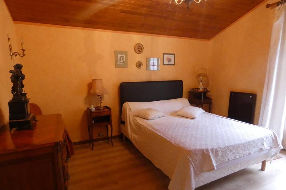 Photo of Bedroom in Belus