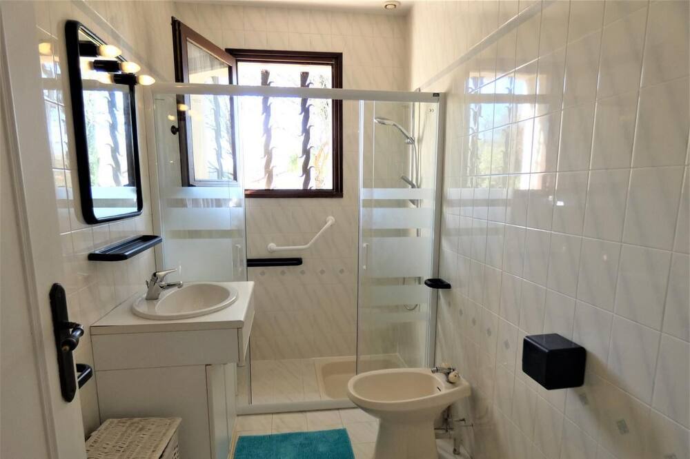 Photo of Bathroom in Prechacq-les-Bains