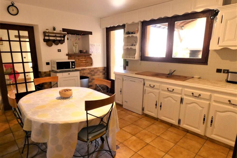 Photo of Kitchen in Prechacq-les-Bains