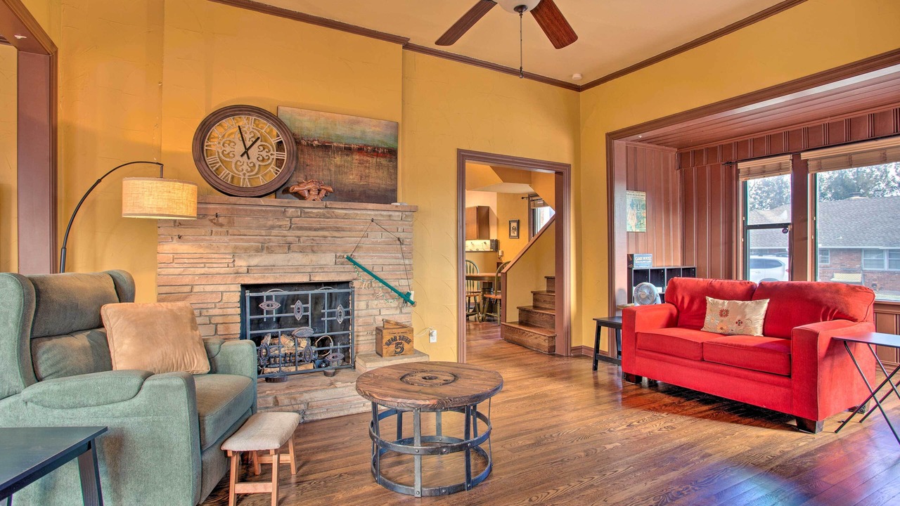 Photo of Livingroom in Central Oklahoma City
