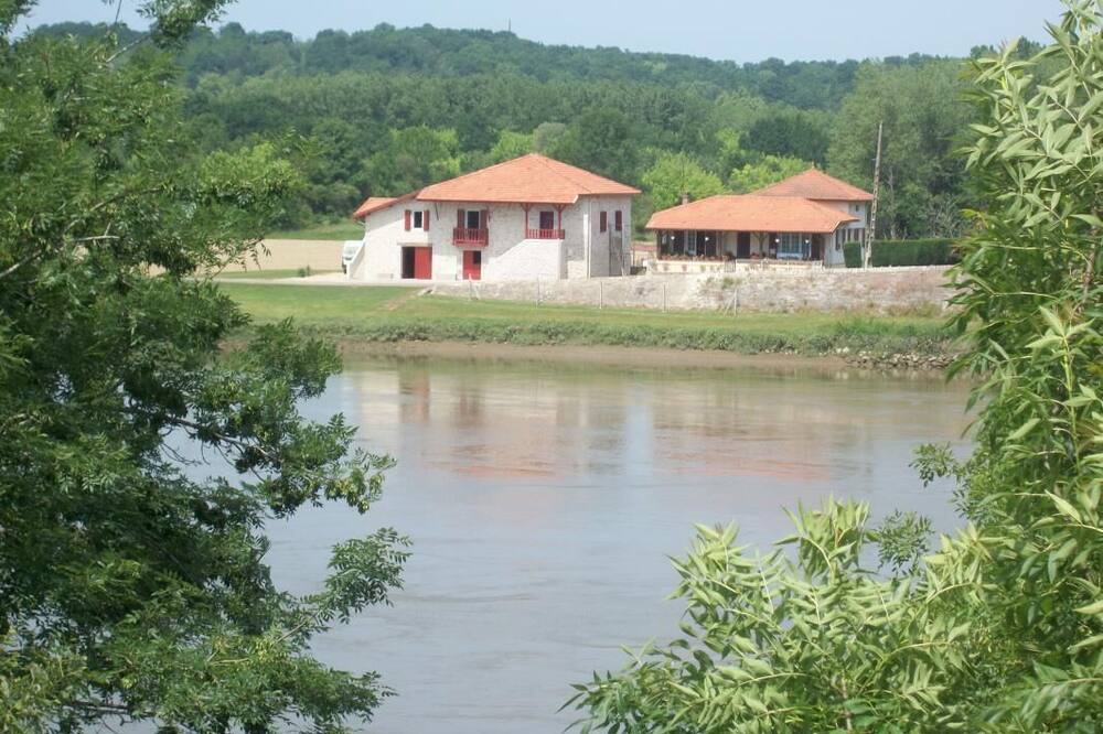 Photo of Outdoor in Sainte-Marie-de-Gosse