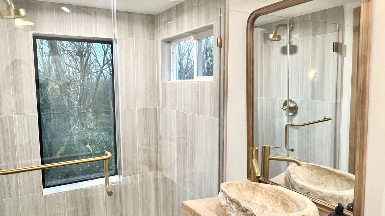 Photo of Others in Columbia