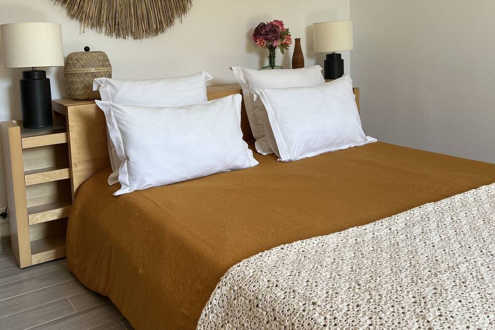 Photo of Bedroom in Camaret-sur-Aigues