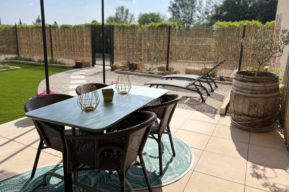 Photo of Outdoor in Camaret-sur-Aigues