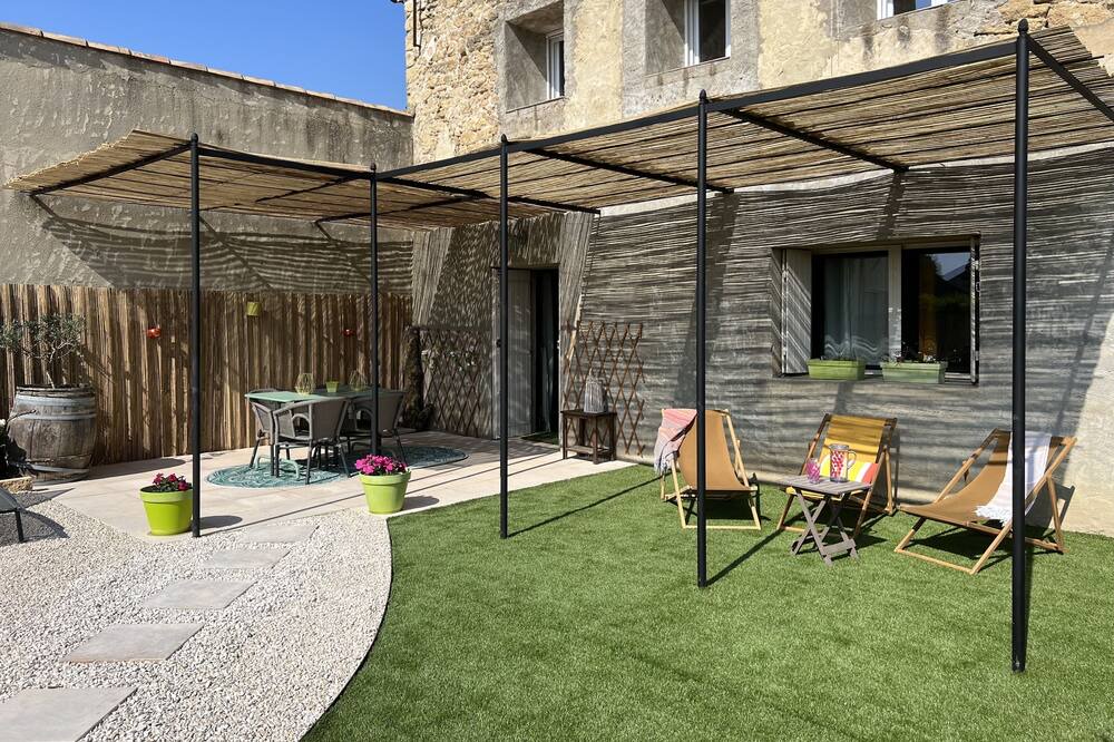 Photo of Outdoor in Camaret-sur-Aigues