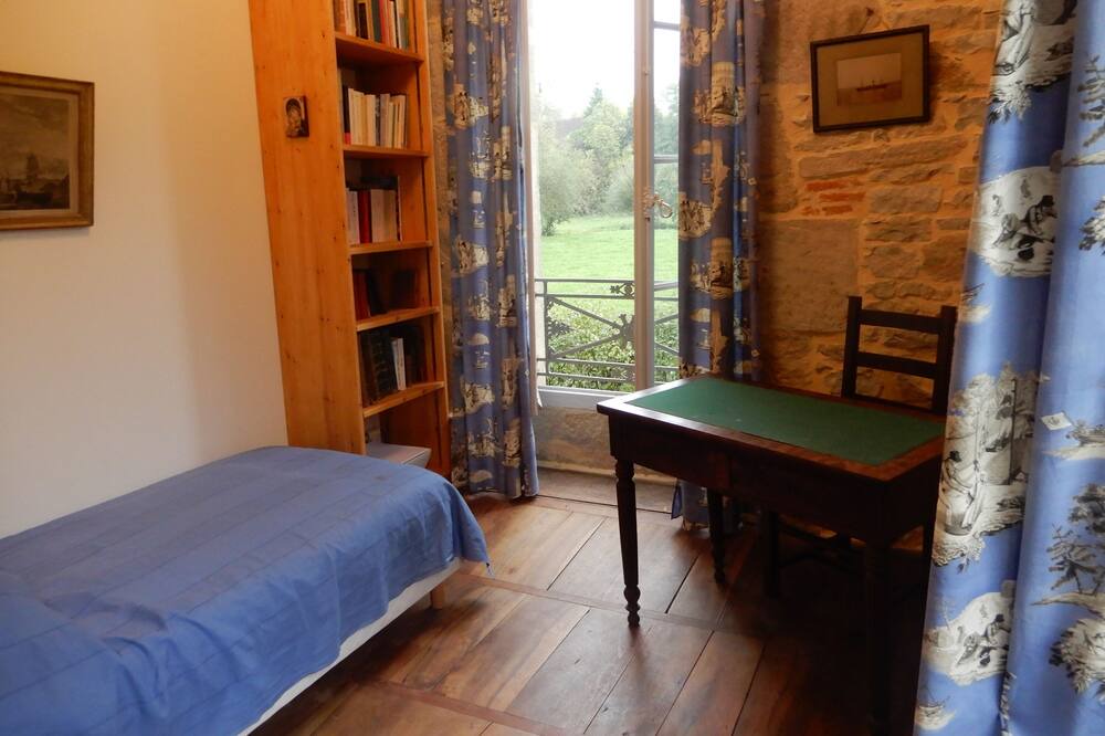 Photo of Bedroom in Rueyres