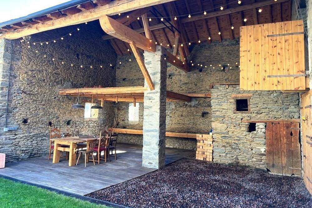 Photo of Outdoor in Err