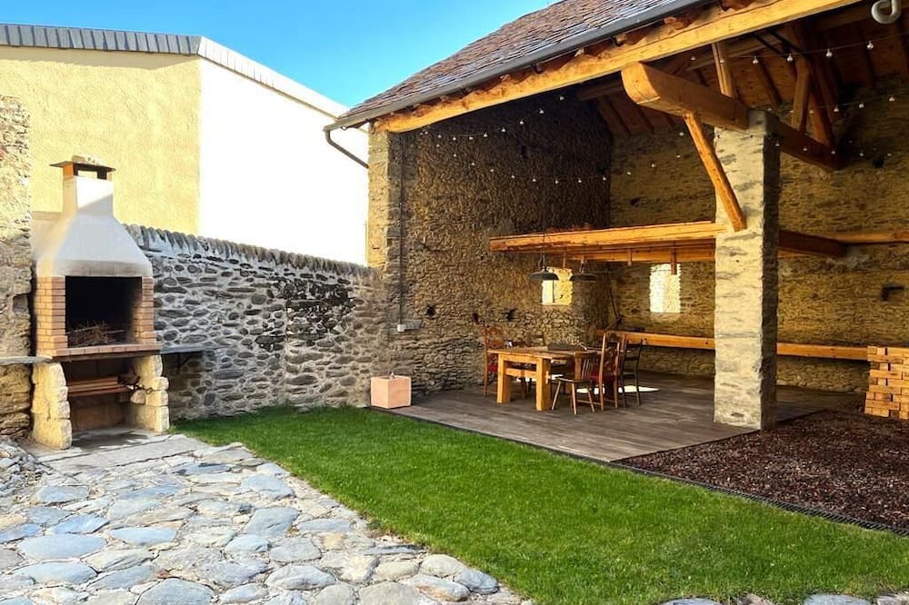 Photo of Outdoor in Err