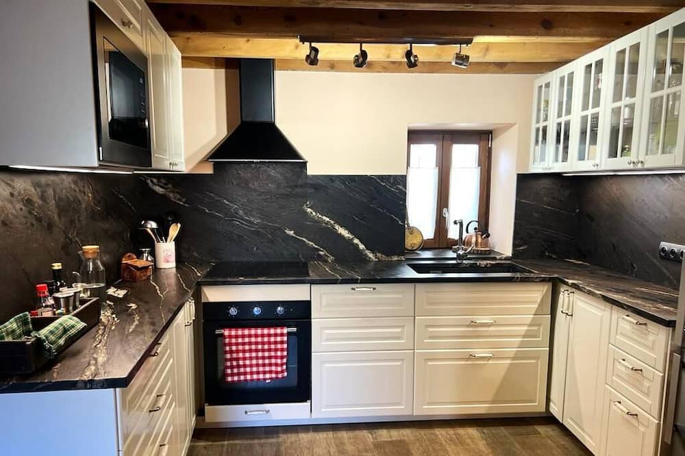 Photo of Kitchen in Err