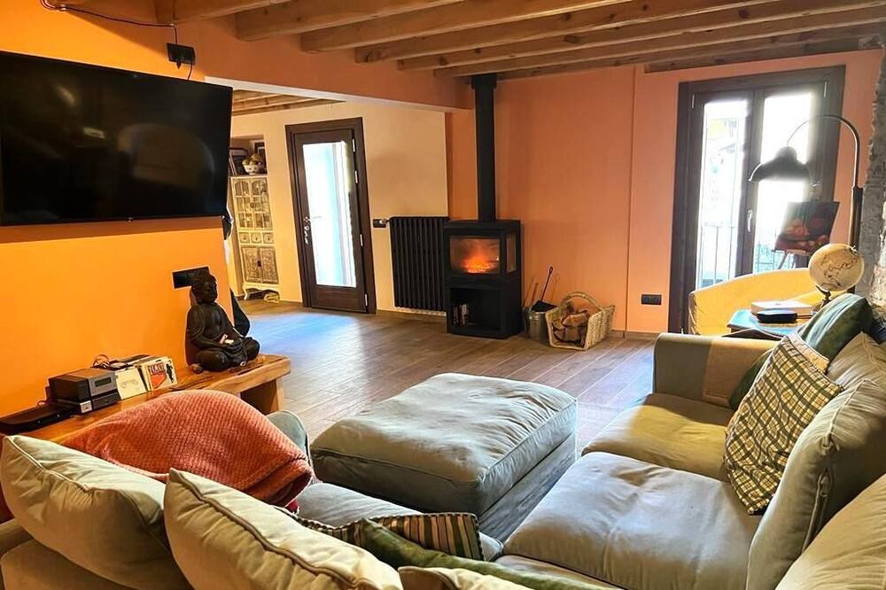Photo of Livingroom in Err