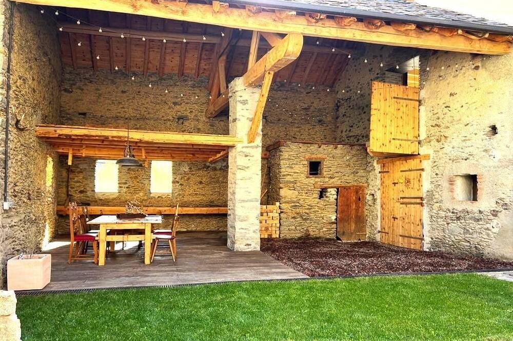 Photo of Outdoor in Err
