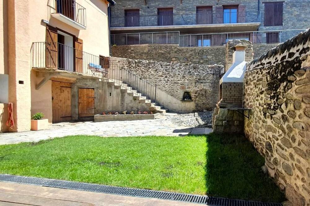 Photo of Outdoor in Err