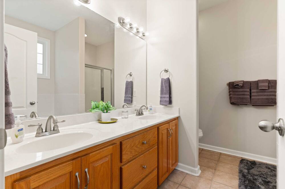 Photo of Bathroom in Dock Junction
