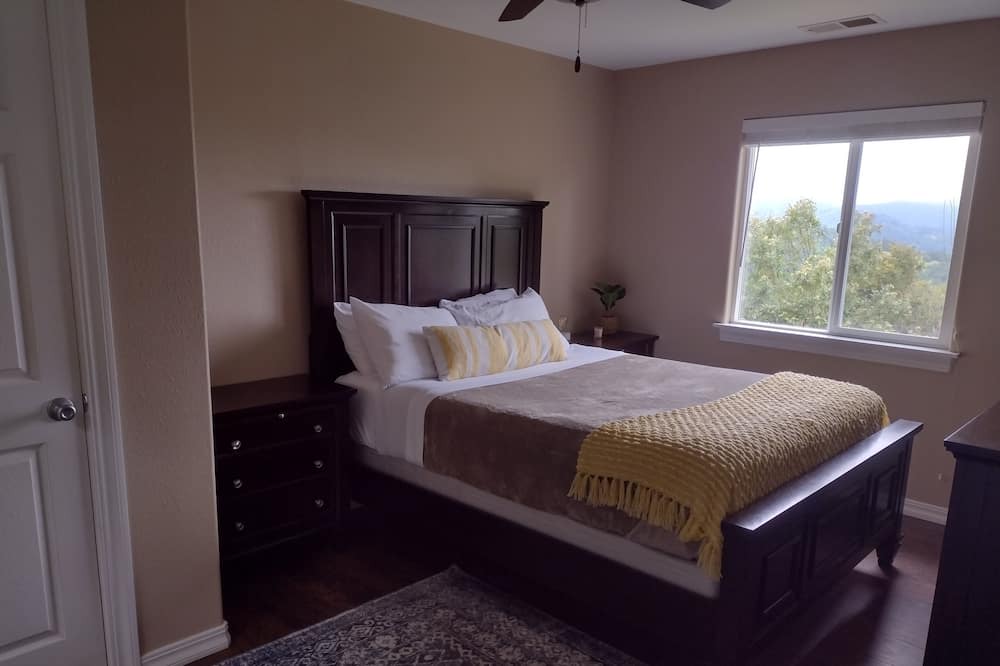 Photo of Bedroom in Benbow