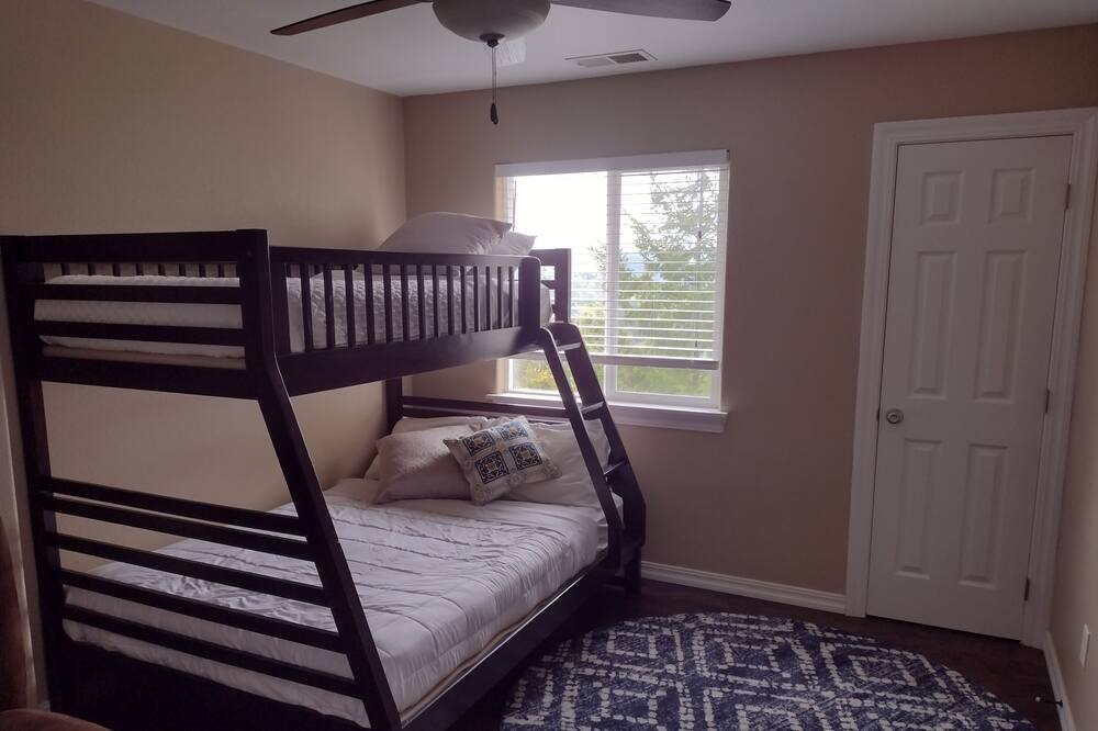 Photo of Bedroom in Benbow