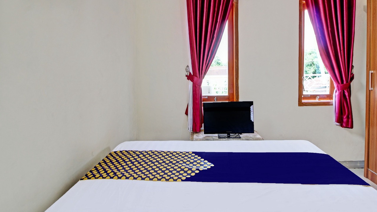 Photo of Bedroom in Temon
