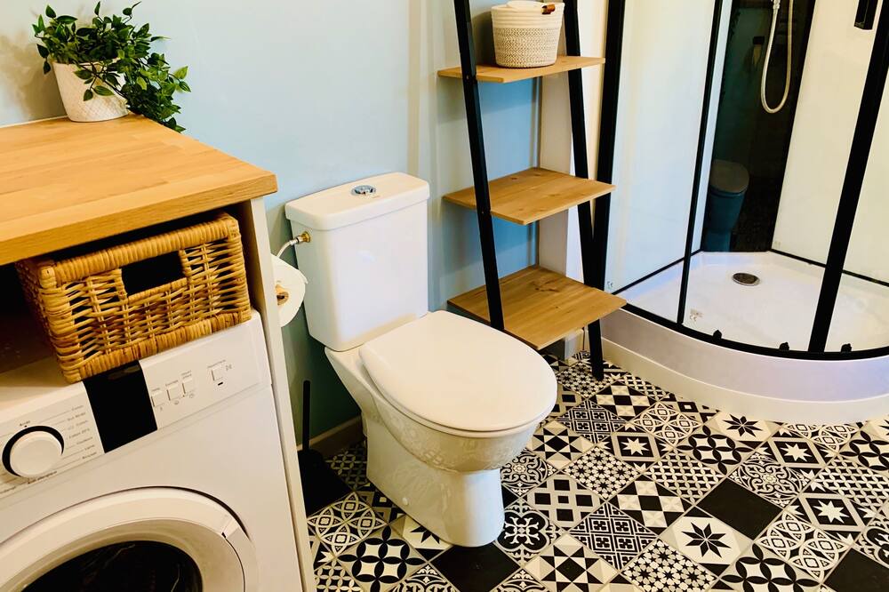 Photo of Bathroom in Monts-sur-Guesnes