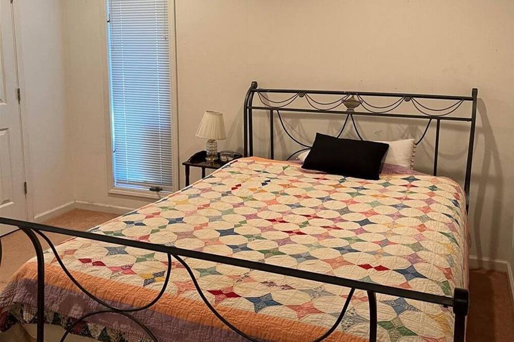 Photo of Bedroom in Kennett